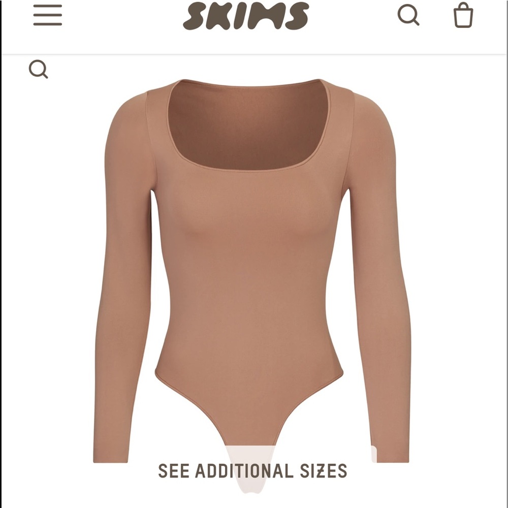 SKIMS Essential Long Sleeve Scoop Neck Bodysuit Size XXS/XS in Tigers Eye